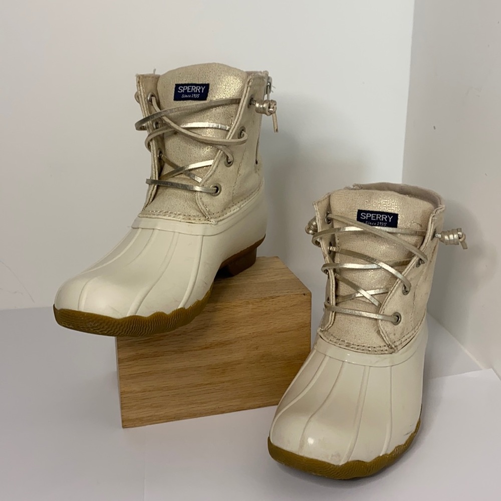 SPERRY boots.